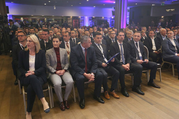 Отворен четврти Јахорина економски форум